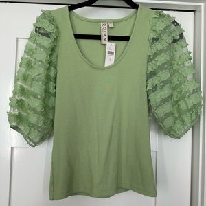 NWT Dolan green top with decorative sleeve detail size Small